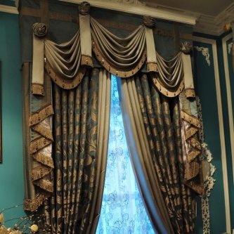 Classic Curtains and Drapes