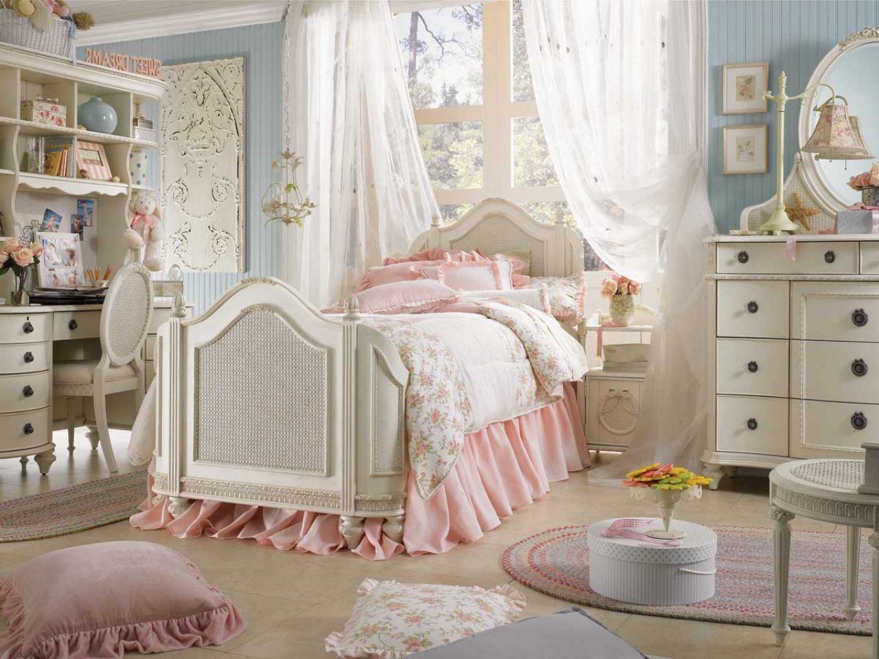 shabby-chic-bedrooms-54ae3d9a889c5