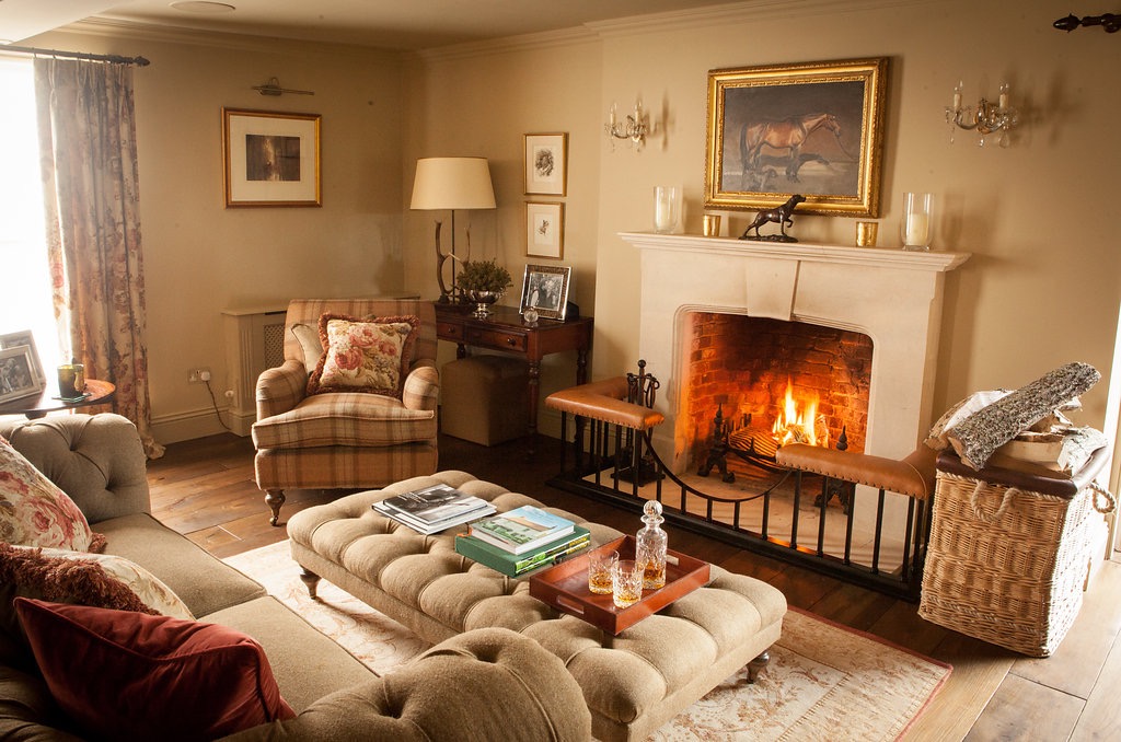 7 Best Ways To Make A Home Cozy This Winter