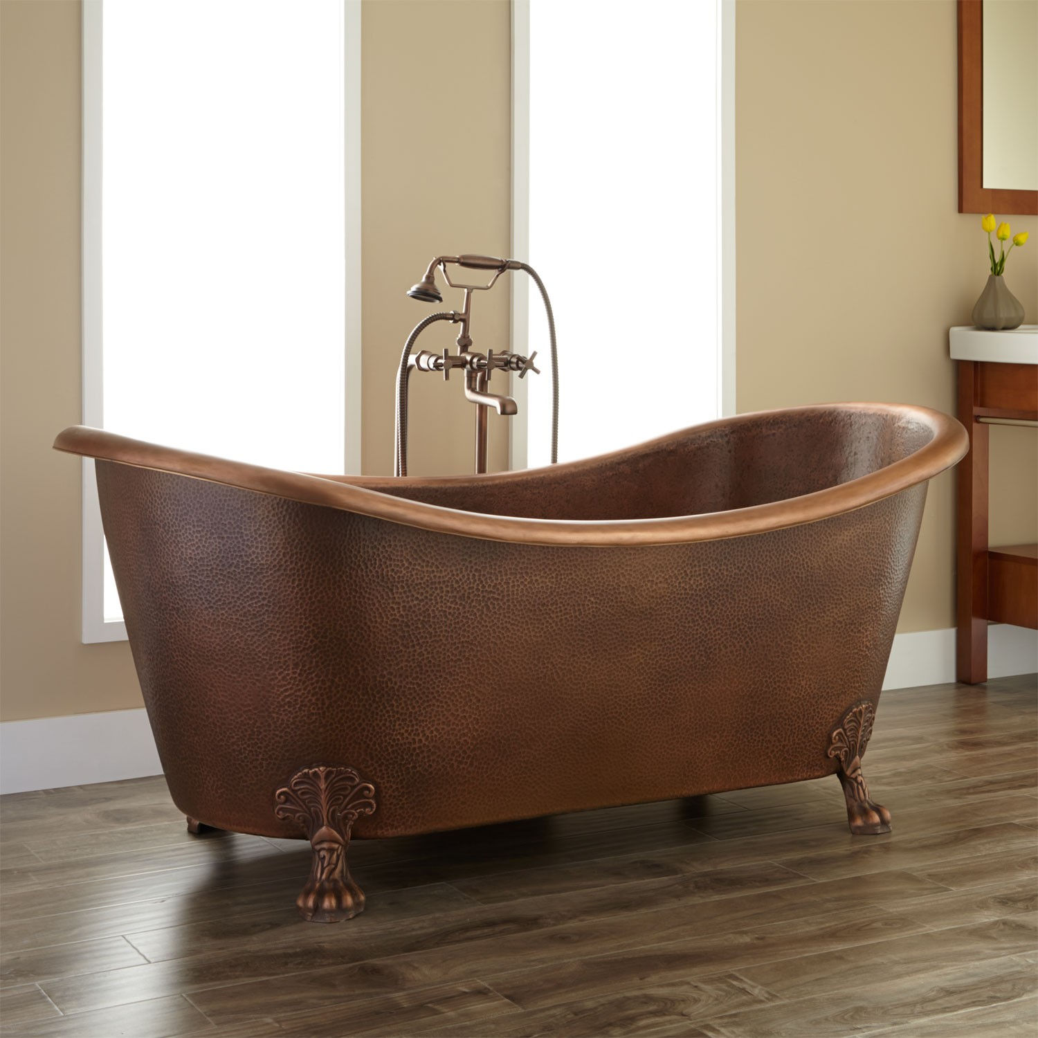 Smallest Bathtub Size-Clawfoot bathtub